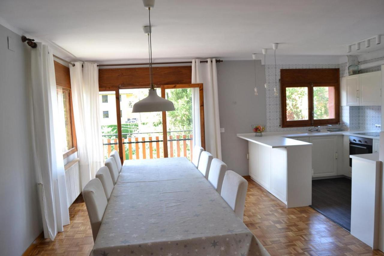 Amplio Apartamento Con Piscina En Льивия Экстерьер фото