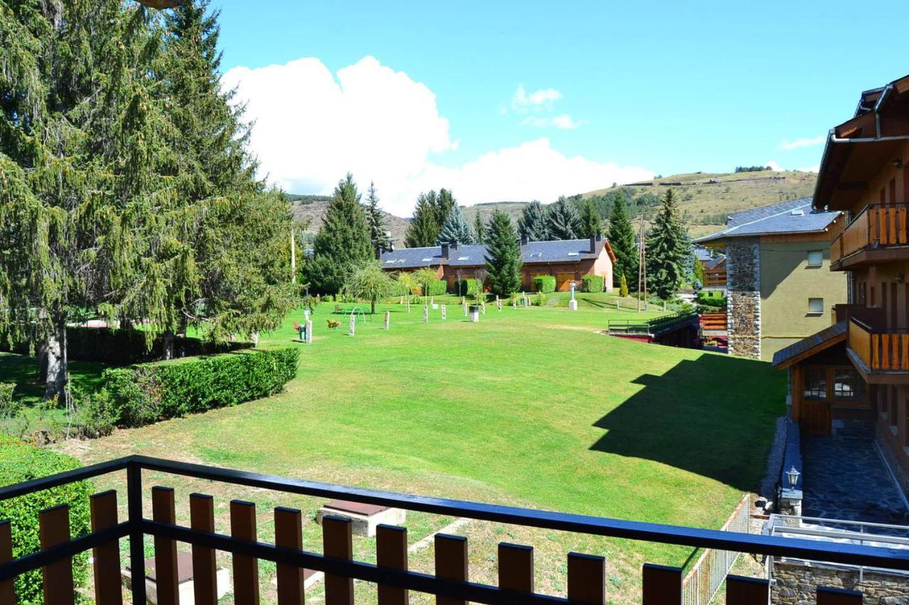Amplio Apartamento Con Piscina En Льивия Экстерьер фото