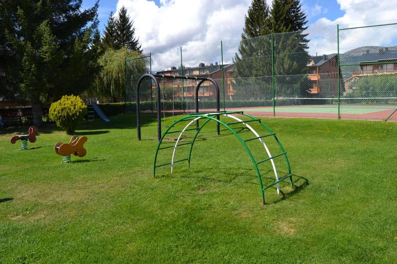 Amplio Apartamento Con Piscina En Льивия Экстерьер фото