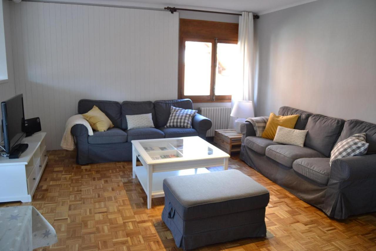 Amplio Apartamento Con Piscina En Льивия Экстерьер фото